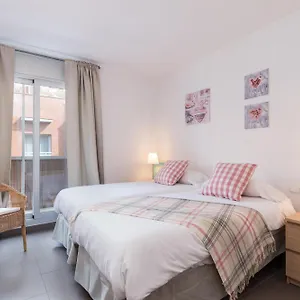 https://apartamentos-cornellalux-2.topbarcelonahotels.com