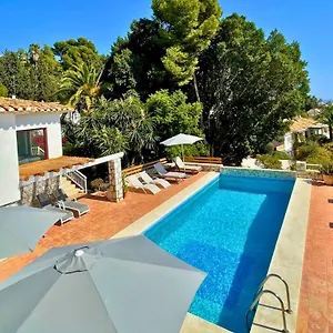 https://villa-santa-fe-de-los-boliches.1costadelsol.com